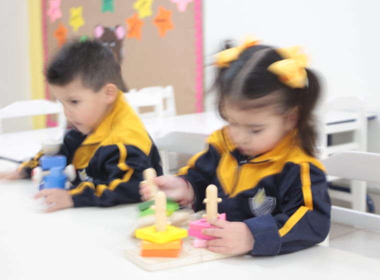 Alumnos de preescolar en actividades